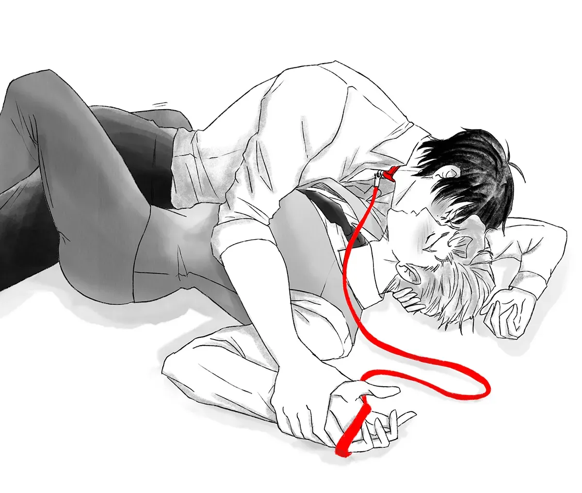 Tadashi is pressing down on Ainosuke while kissing him, and Ainosuke holds a red leash that is attached to a collar on Tadashi.
